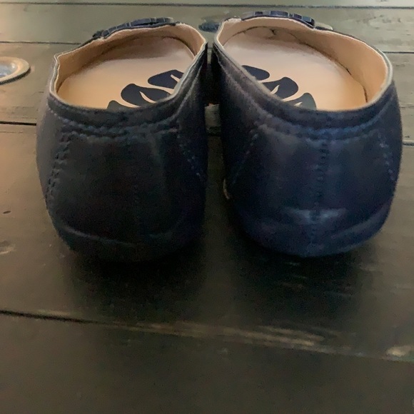 Tommy Bahama Athens Navy Blue Slip-on Flats - Picture 8 of 13
